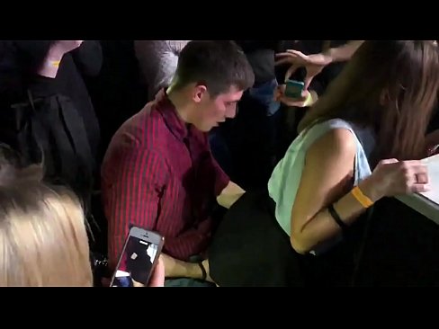 ❤️ Ngono ya kweli katika kilabu cha usiku cha Urusi. Msichana wa miaka 18 wa Kirusi kwenye njia ya haja kubwa na uke alijifunga kwenye klabu ya usiku Video ya ngono ❌️❤